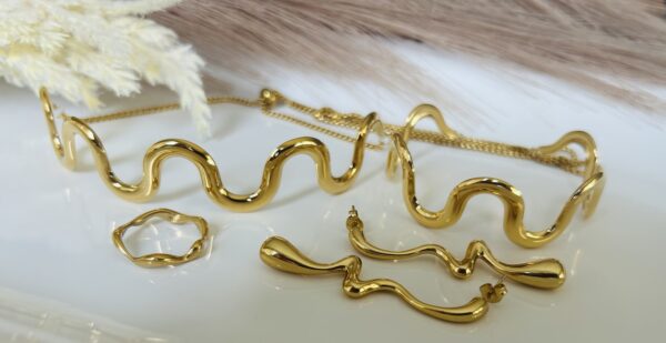 Flowline Necklace - Image 4