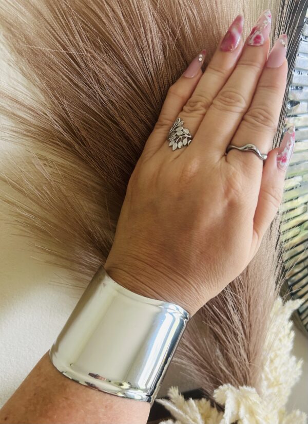 Bold Aura Cuff - Image 4
